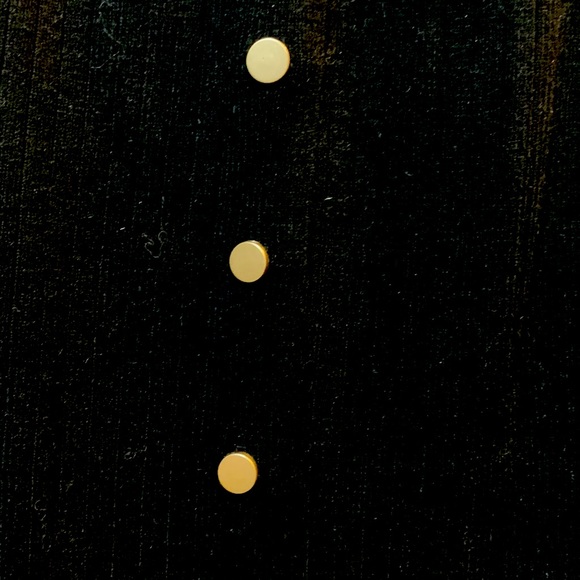 Soft and Warm Black knit skirt with matte gold buttons - Picture 3 of 9